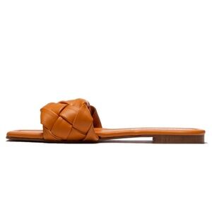 NWT L'Intervalle Italian made tan woven vegan leather flat slides sandals EU 40